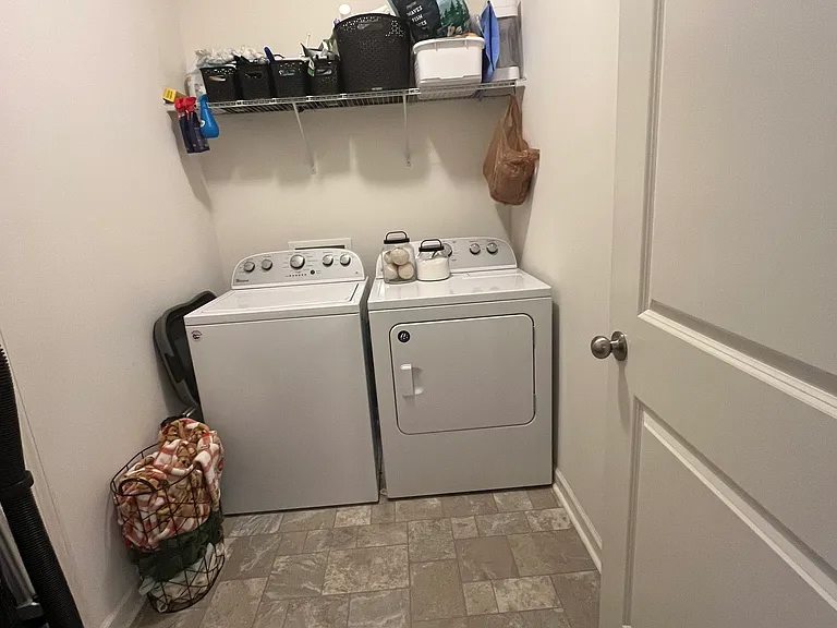 106 Brookshire Ln #B — Photo 11