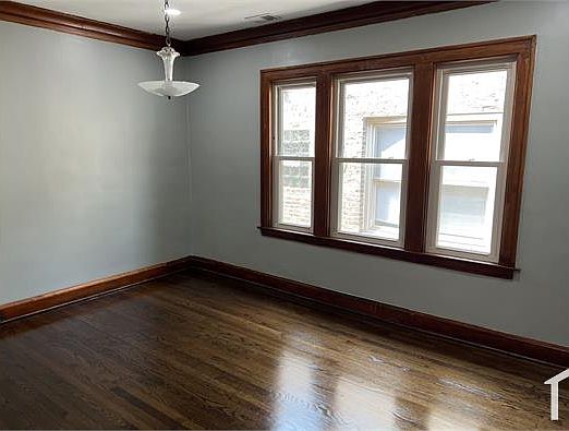 5th image of 1426 N Lawler Ave APT 2