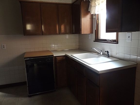 3rd image of 612 19th St