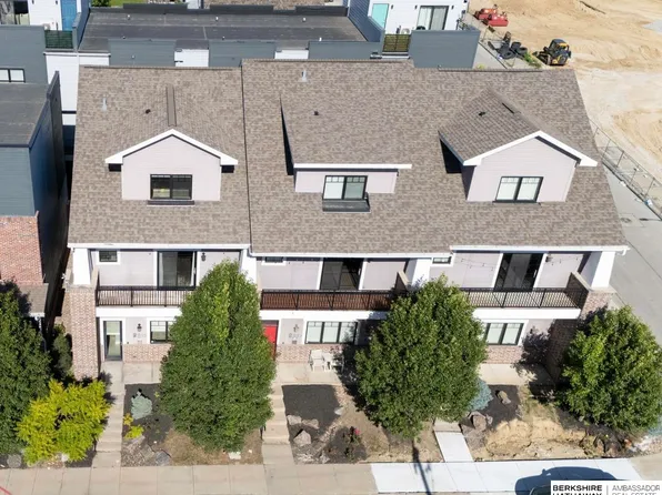 815 S 31st St, Omaha, NE 68105