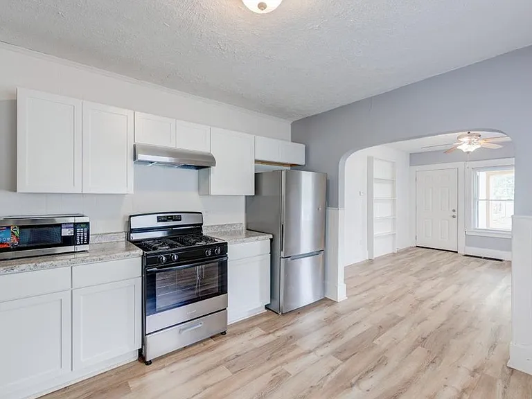 1308 E Taylor St — Photo 14