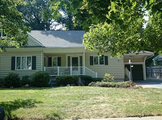 11 Rolling Ln, Newton, MA 02467