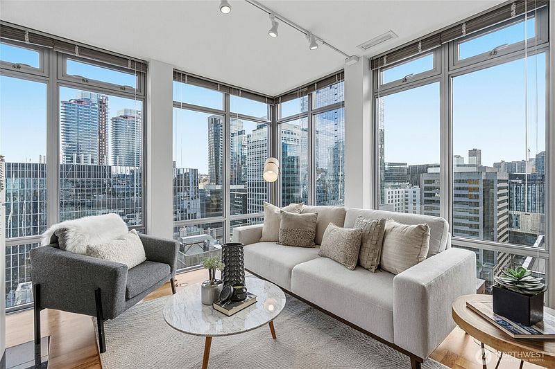 2nd image of 819 Virginia Street #2504