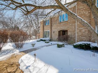 28W580 Lorraine Dr, Winfield, IL 60190