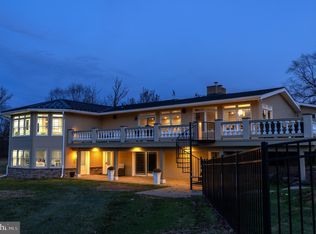 6469 Groveland Rd, Pipersville, PA 18947