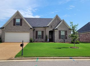 100 Chesnut Ridge Dr, Oakland, TN 38060