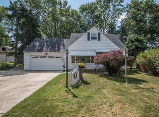 200 Ridgeview Dr, Seven Hills, OH 44131