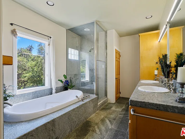 20912 Fontaine Rd — Photo 22