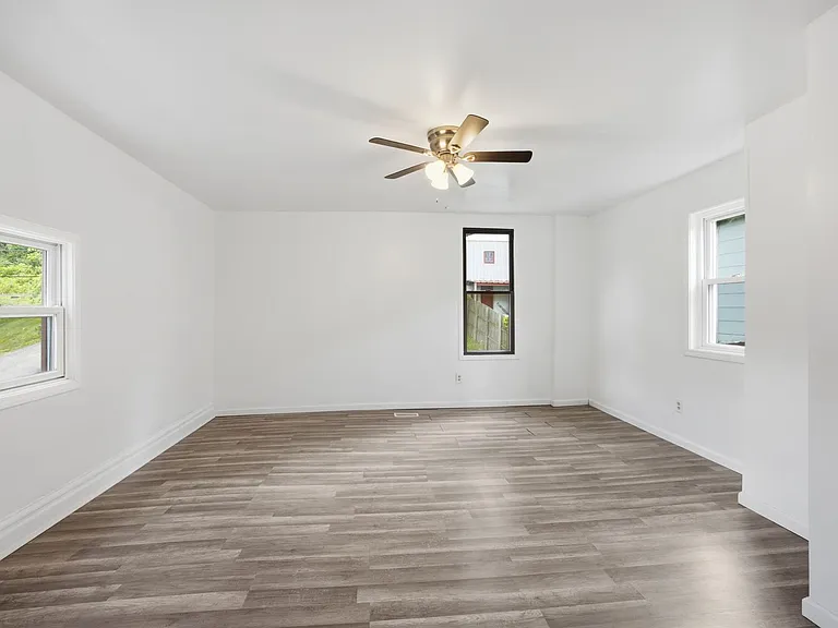 2822 Salisbury St — Photo 22