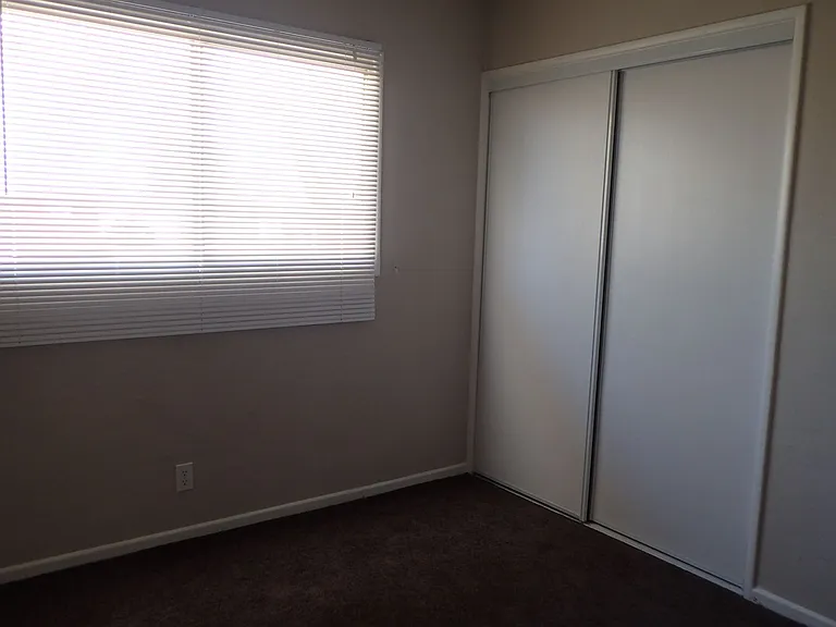 229 Kasmir St — Photo 8