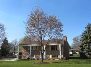 1314 W Satinwood Ln, Whitewater, WI