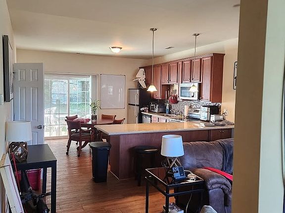 3rd image of 633 Centennial View Ln