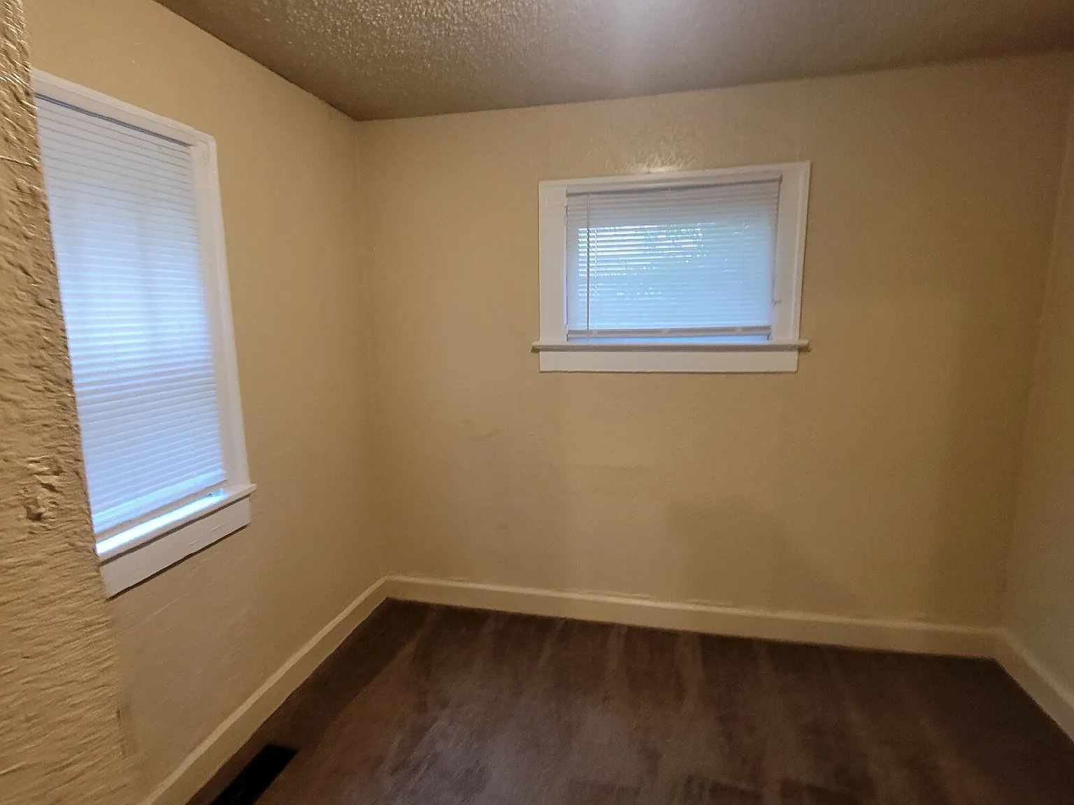 3 bed, 2.0 bath, $1,025 — Photo 3