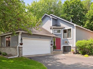 15507 Sussex Dr, Minnetonka, MN 55345