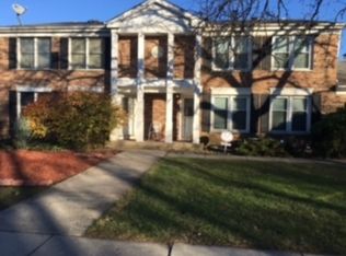 624 S Charles St #B, Naperville, IL 60540