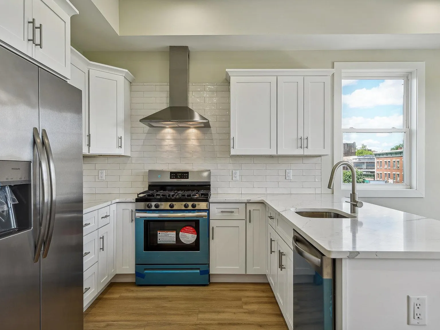 2 bed, 2.0 bath, $2,900 — Photo 3