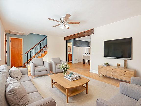 3rd image of 2342 Westside Dr