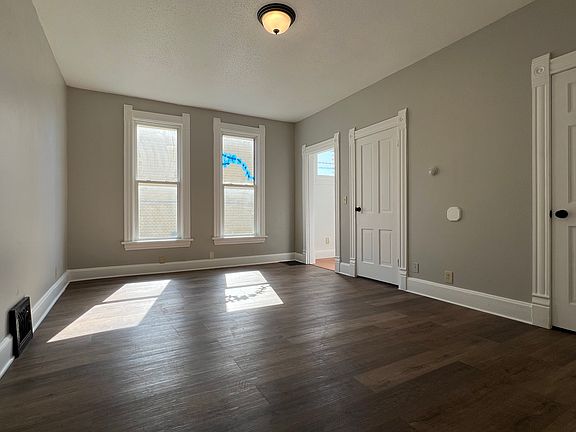3rd image of 917 Mulberry Ave APT 2