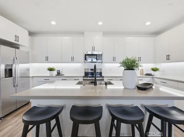 12903 Paradiso Dr #301, Eastvale, CA 92880
