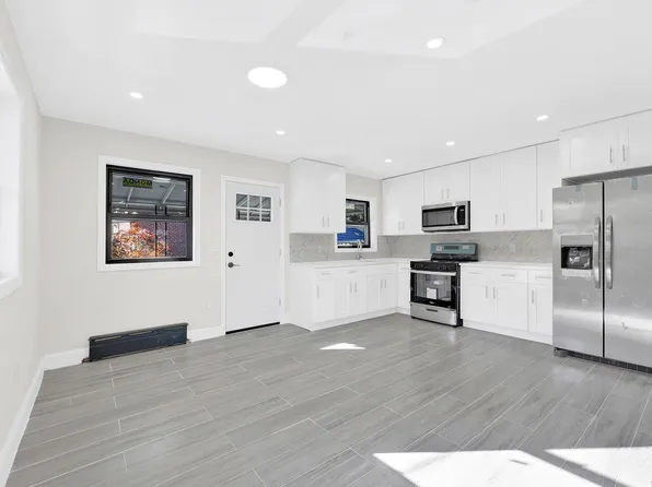 1070 Mace Avenue, Bronx, NY 10469