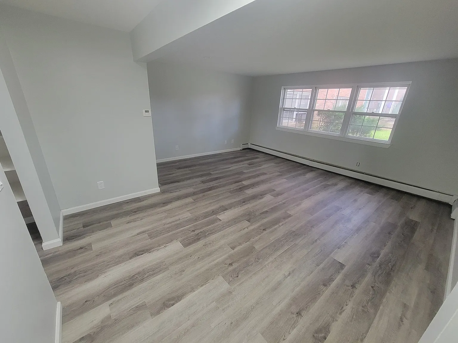2 bed, 912 sqft, $1,725 — Photo 2
