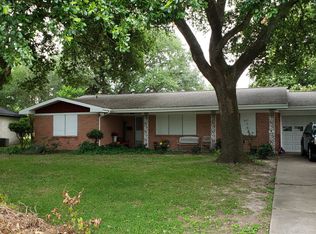 105 Longridge Dr, La Marque, TX 77568
