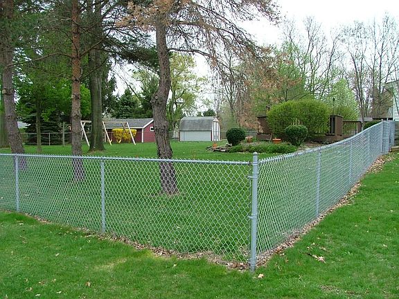 2nd image of 8051 Swallow Dr