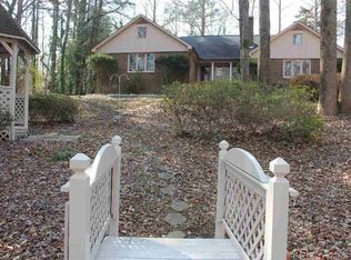 202 Apollo Dr, Seneca, SC 29672