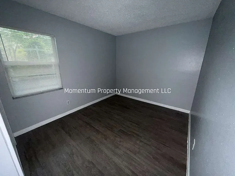 8405 N Elmer St — Photo 6