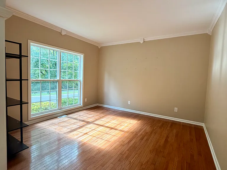 2620 Oleander Dr — Photo 5