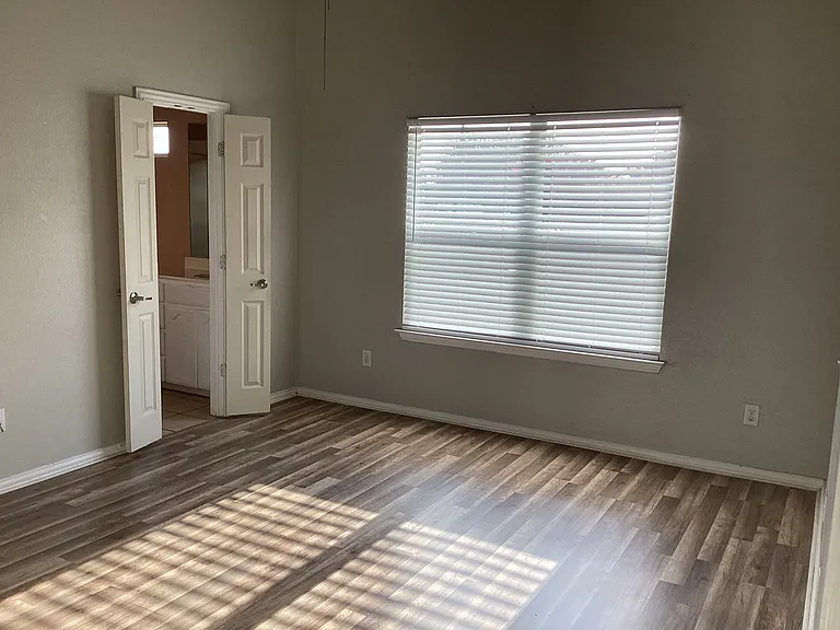 11912 Porcupine Dr — Photo 9