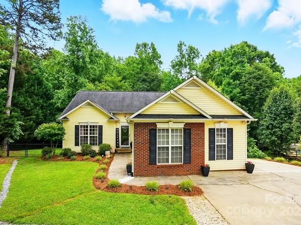 2745 Stockwood Dr, Gastonia, NC 28056