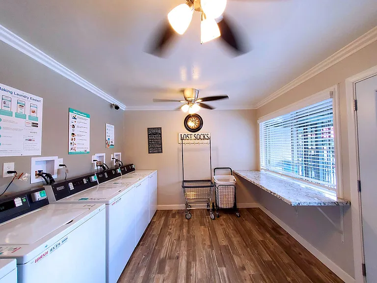 Summit Creek Apartments — Photo 9