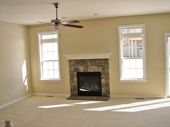 4th image of 846 Water Edge Ct #L-0050