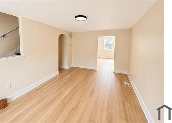 528 Oklahoma Ave NE — Photo 5