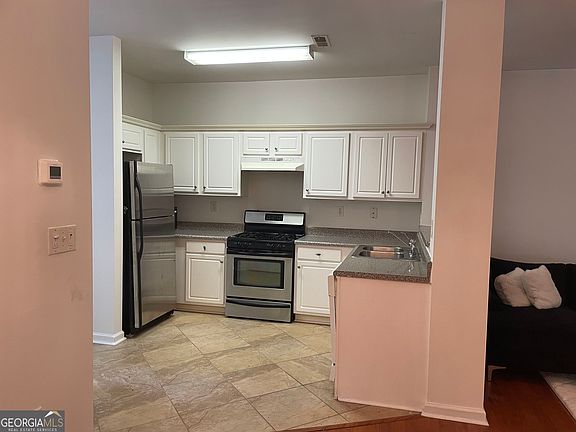 2nd image of 844 Biltmore Ct