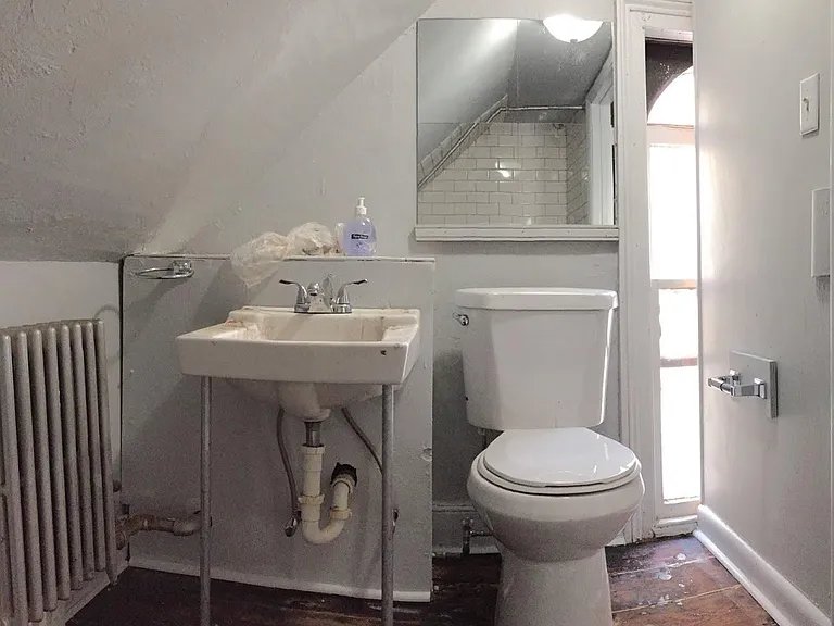 95-97 Randolph Ave #5 — Photo 7