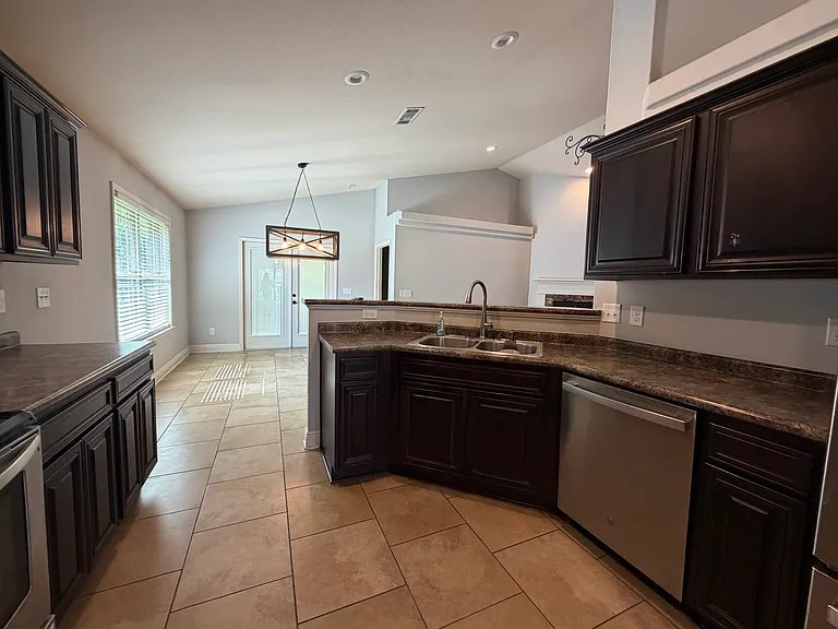 5563 Tucker Cir — Photo 7