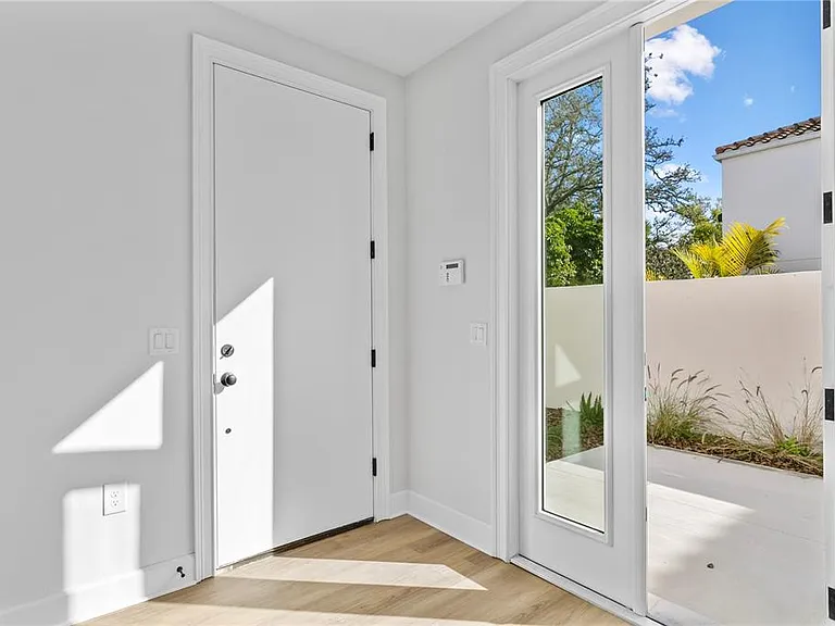 1903 W Bristol Ave #2 — Photo 7