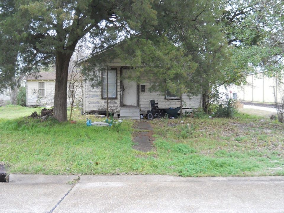 1st image of 600 Magnolia St