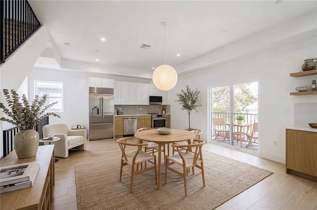 4 bed, 4.5 bath, 1592 sqft, $4,579 — Photo 1