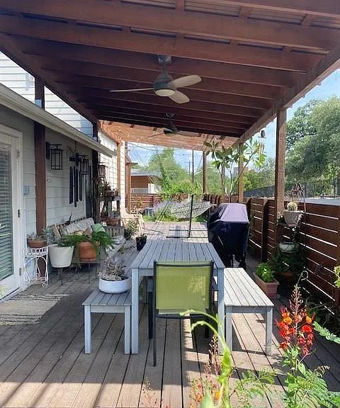 1014 E 14th St — Photo 32