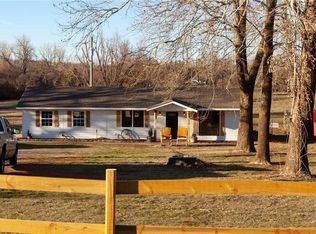 3100 E Charter Oak Rd, Guthrie, OK 73044