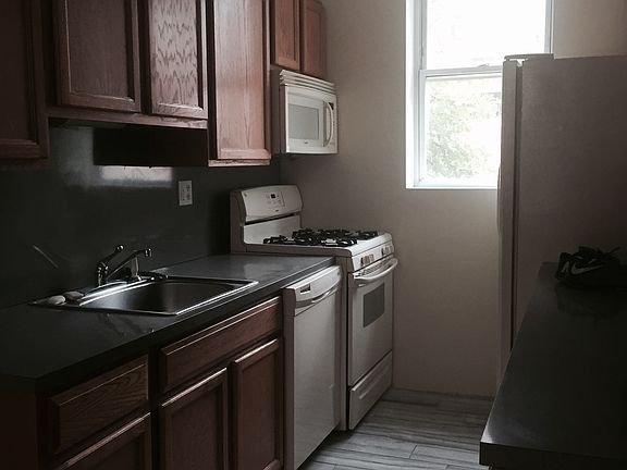 4th image of 5702 11th Ave