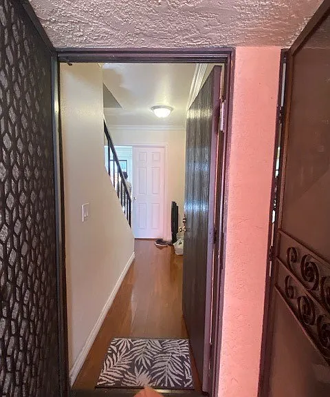 1015 Arcadia Ave — Photo 2