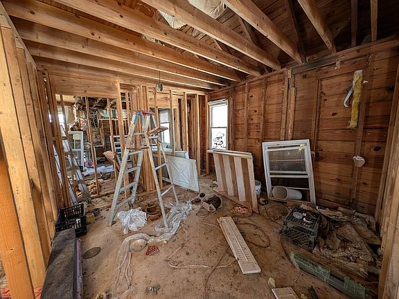 4th image of 207 Oakland Ave