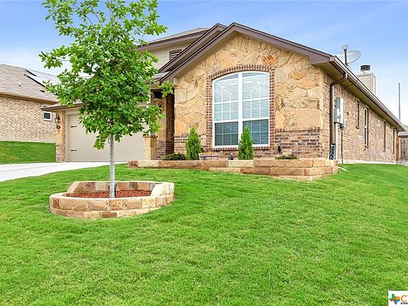 3rd image of 808 Kendra Dr