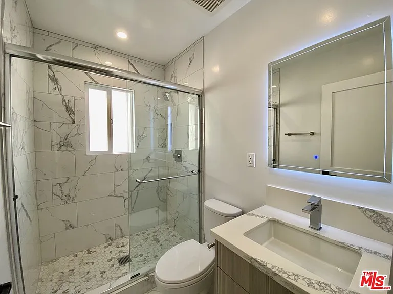 3207 W 3rd St #3 — Photo 15