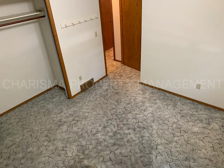 2509 S Groveland Ave — Photo 29