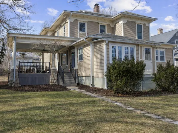65 S Howell St, Hillsdale, MI 49242